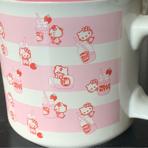 Hello Kitty Strawberry Milk Ceramic Mug - Picture 2 of 8